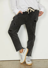 Load image into Gallery viewer, Hammill &amp; Co NEW DENIM DISTRESSED JEANS || Black